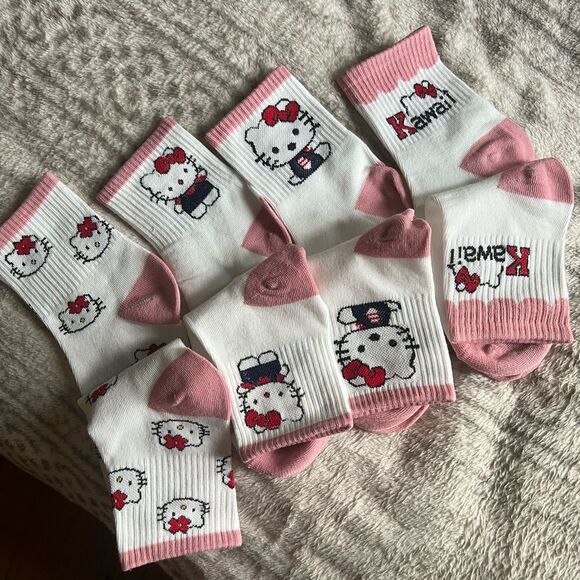 Hello Kitty Pink and Cream Womens Sport Socks 4 Pair - Picture 1 of 5